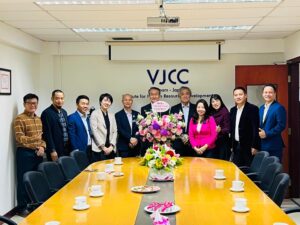 CỘNG ĐỒNG KEIEIJUKU THĂM VÀ CHÚC MỪNG VIỆN VJCC VÀ ĐẠI HỌC NGOẠI THƯƠNG NHÂN NGÀY NHÀ GIÁO VIỆT NAM 20/11